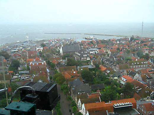 Druppels op de ramen komen door hoge golfslag